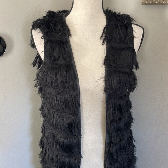 H&M fringe vest fashion statement - Picture 2 of 7